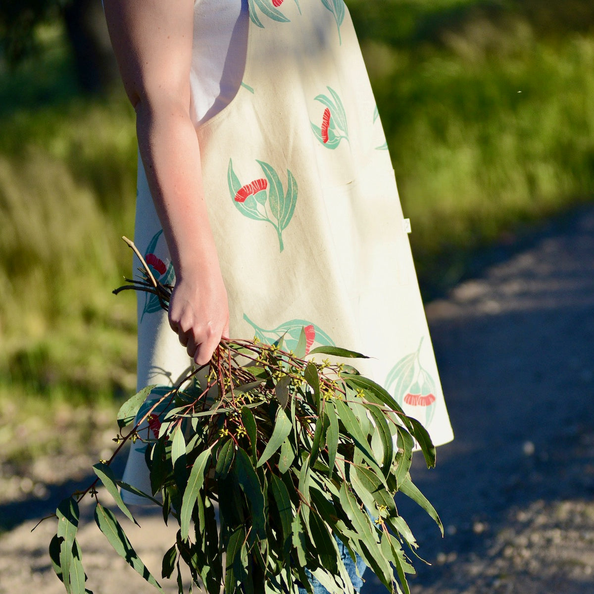 Apron - Gum Blossom-Bandicute