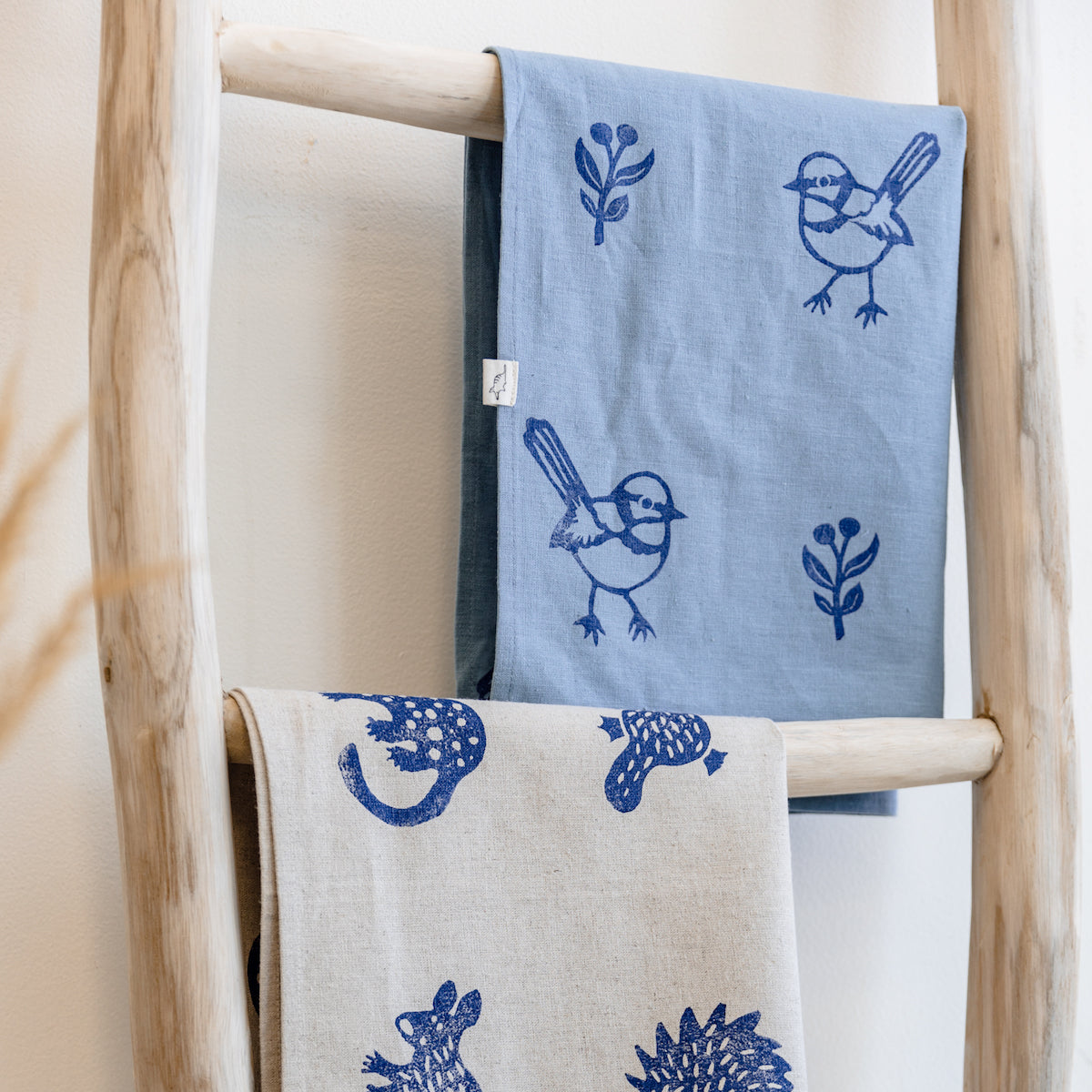 Australian Tea Towel - Blue Wren-Bandicute