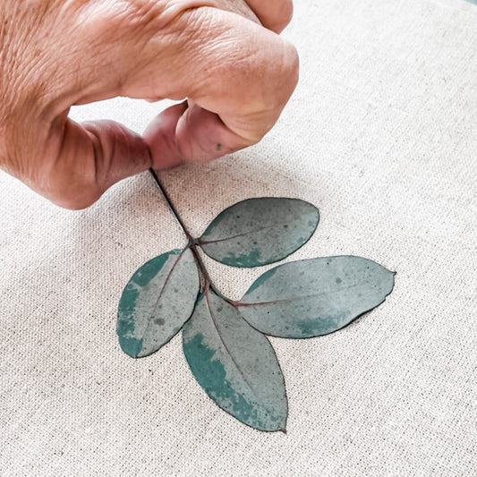 Demonstrating printing leaf for table runner